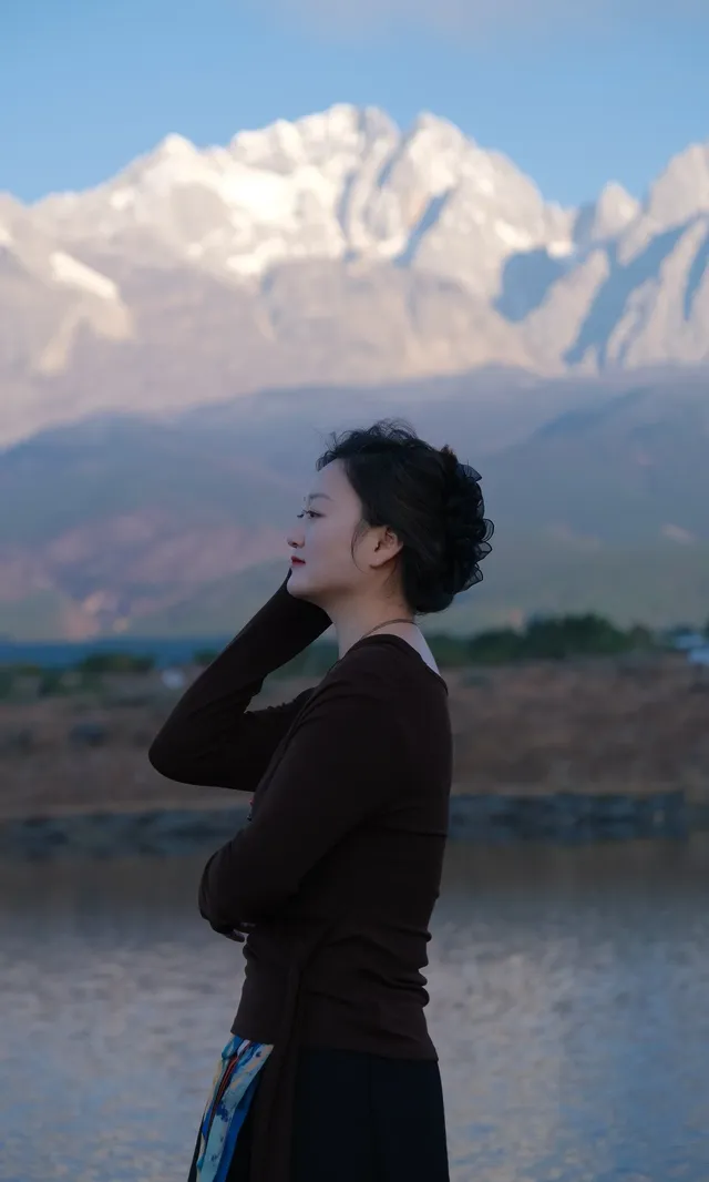 玉龍雪山打卡機位日照金山 玉龍雪山打卡機位日照金山