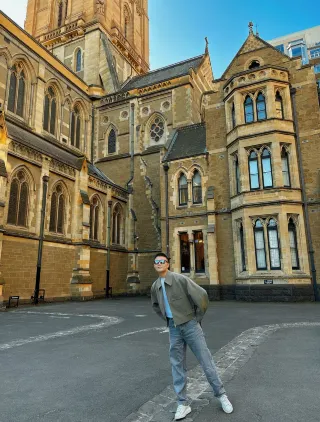 นี่คือถนนที่สวยงามที่คุณต้องแวะชมเมื่อมาเยือนเมลเบิร์น คุณสามารถถ่ายรูปสวยๆ ได้ถึง 100 รูปเลย!