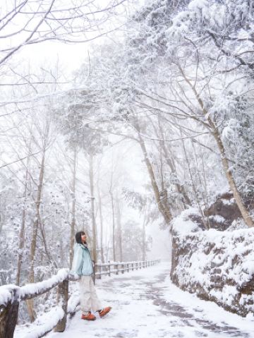 No need to go to Harbin! A Qiang village and snow town just 2.5 hours from Chengdu.