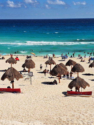 My Perfect Day at Cancun’s Playa Delfines: White Sands, Turquoise Waters & Pure Caribbean Bliss 🌊