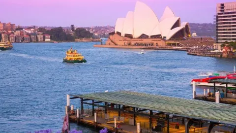 Australia | Berangkat di Musim Gugur, Menikmati Musim Semi 25°C di Belahan Bumi Selatan. — traveler post in Main Beach