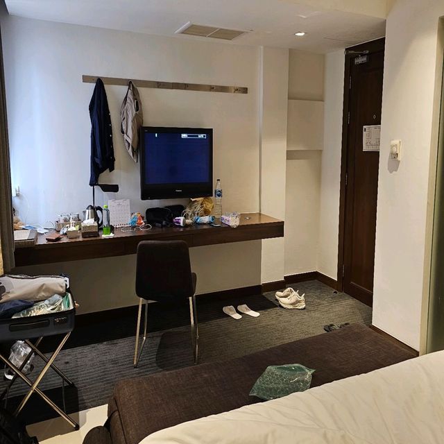 bts站五分鐘距離，平價大房間包早餐加設備維護良好的小型曼谷酒店