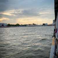 นั่งเรือข้ามฟาก 5 บาท วัดโพธิ์xวัดอรุณ
