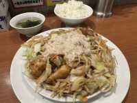 東京・渋谷。東京デカ盛りマシマシグルメ。八百屋さん直営『肉野菜炒めベジ郎 渋谷総本店』