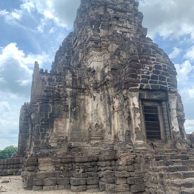 เที่ยวลพบุรี เมืองลิง 🦧