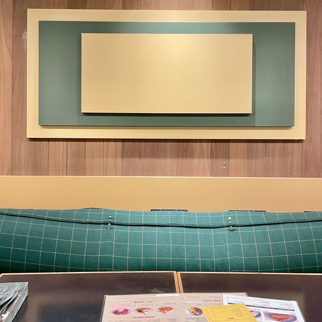 【東京】五反田のビルの中、signカフェ
