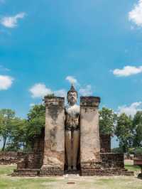 เที่ยวสุโขทัยวัดสวยเก่าแก่ที่วัดพระศรีรัตนมหาธาตุ 