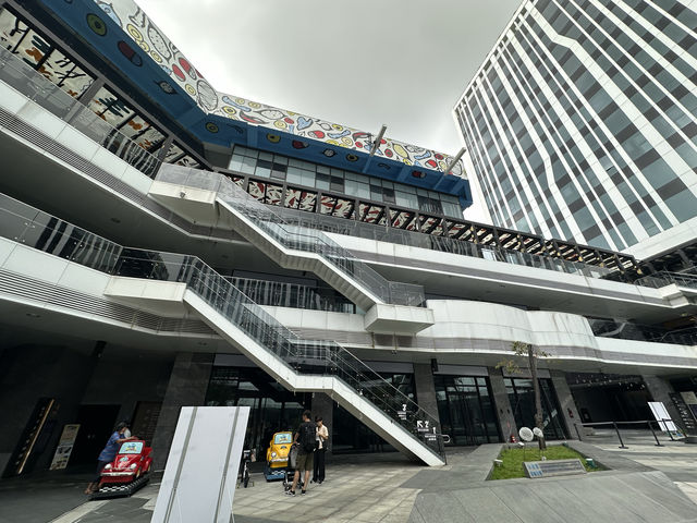 🎨 台中大里藝術廣場 - 藝術的繽紛殿堂 🌟🌎