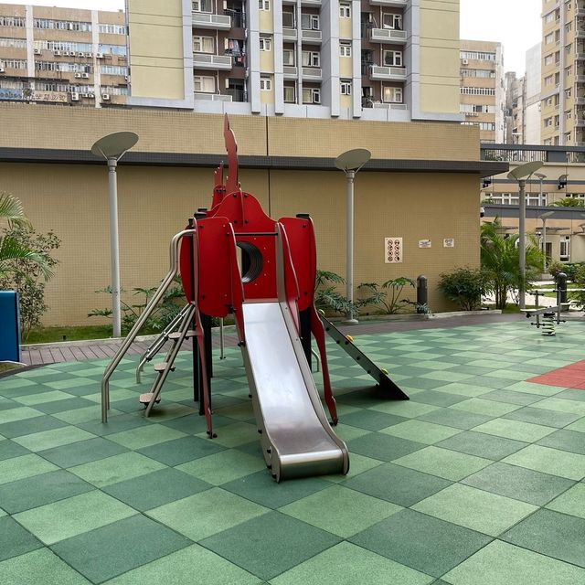 Edf. Mong Tak Podium Garden