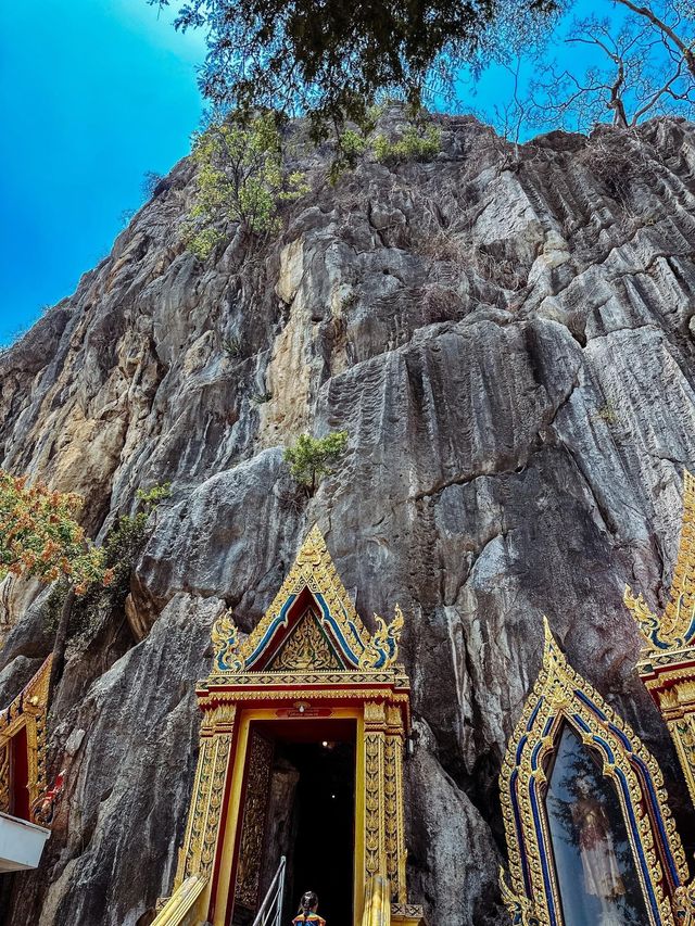  รีวิวสายมู : วัดเขาย้อย หรือ วัดถ้ำเขาย้อย 