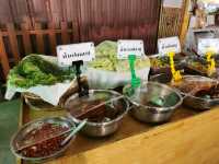 บุฟเฟ่ตข้าวแกงมีกับข้าวให้เลือกกว่า100อย่าง !!