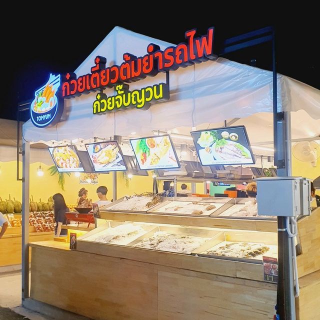 ตลาดJodd Fairs แดนเนรมิต