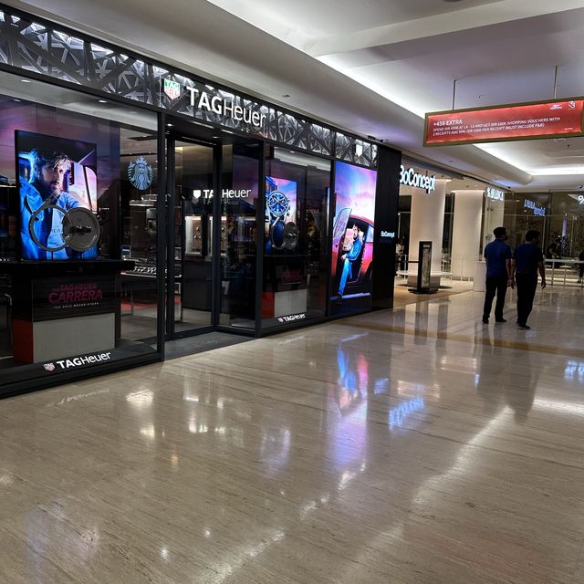 Luxury Mall at Jakarta to shop at :)