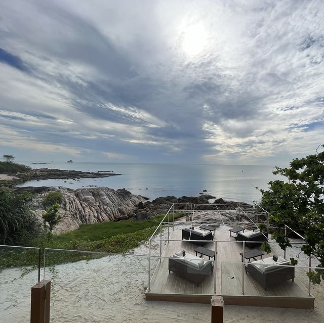 Beach please, 4room HDB size suite room