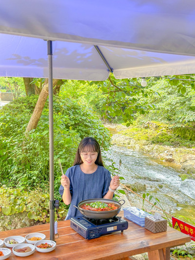 시원한 계곡에서 먹는 묵은지 닭볶음탕 어때🍗 | 트립닷컴 완주군 시원한 계곡에서 먹는 묵은지 닭볶음탕 어때🍗 | 트립닷컴 완주군