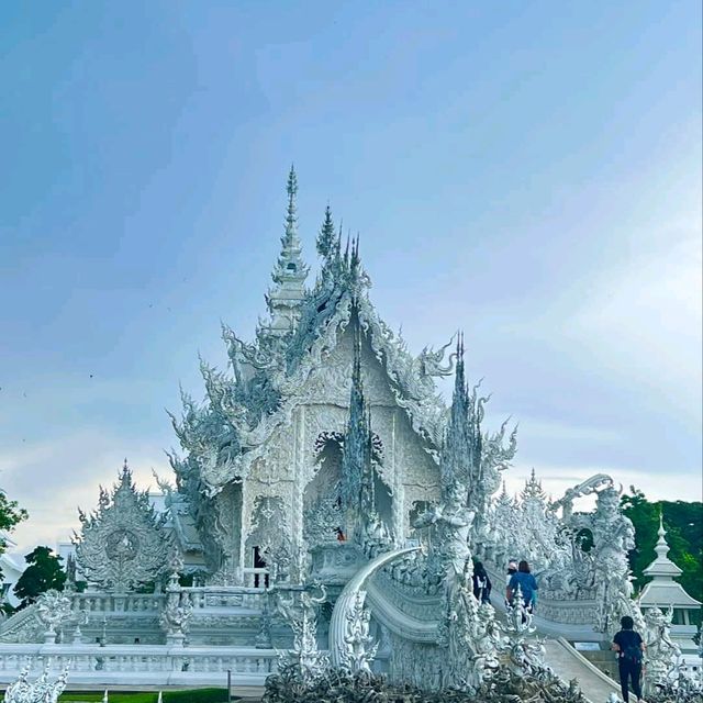 วัดสวย เที่ยวเชียงราย วัดร่องขุ่น