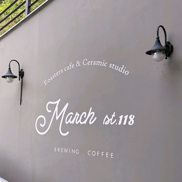 우드와 플랜테리어의 따스함☕️