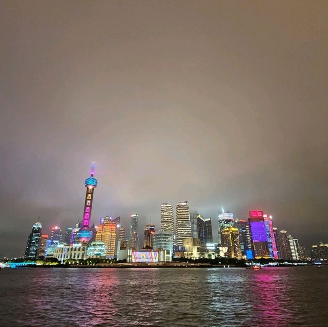 難忘外灘的繁華璀璨幻影燈火