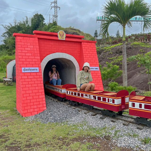 นั่งรถไฟจิ๋ว ชมวิวเขาค้อ