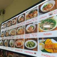 ฟินกับบะหมี่ลีเพลสสูตรฮ่องกง ใกล้ๆแค่ในเมืองทอง
