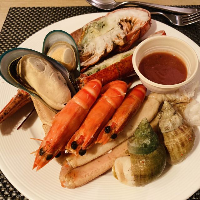 看展覽搵食好去處‼️想吃就吃自助餐 @萬麗咖啡室