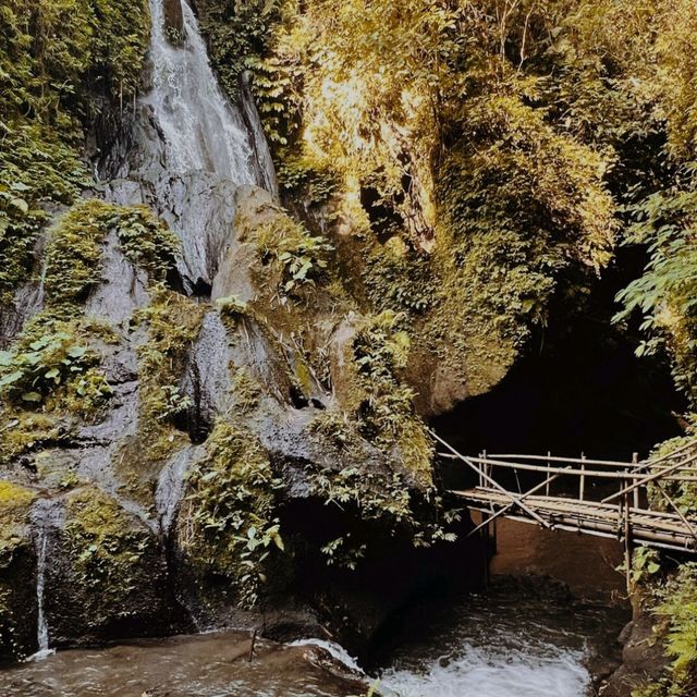 Krisik Waterfall, Bali