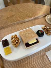 【新大久保】石臼引きコーヒーが飲めるカフェ☕️METDORU CAFE