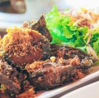 กลางดง Cafe & Restaurant