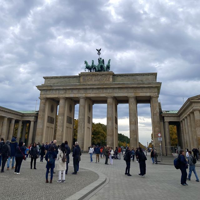 베를린에 왔다면 여행의 시작은 이곳에서, 브란덴부르크 문🚪