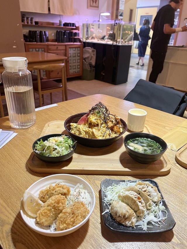 觀塘工廈抵食精緻定食