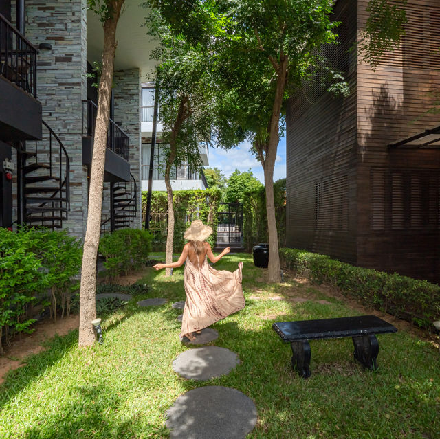 ที่พักหัวหินติดทะเล สระวิวปัง หมูกะทะรสเด็ด 🏝️
