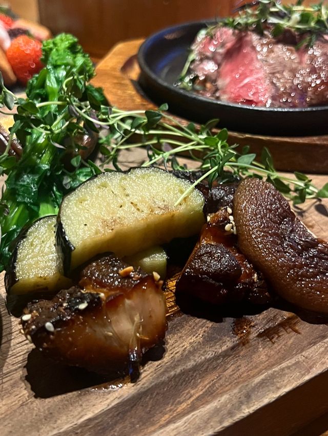 【福岡グルメ】お肉とスイーツを楽しめる“夜のアフタヌーンティー“