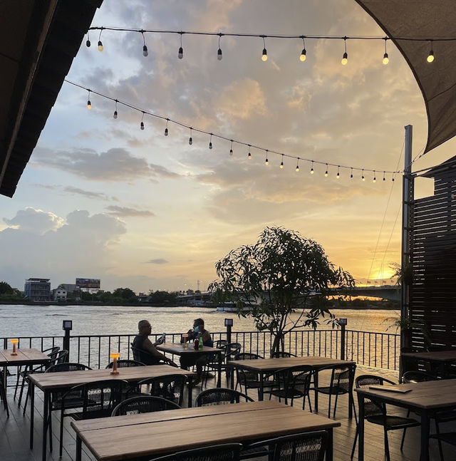 📍 RIBPLE Cafe & Bar  🌁🥞🥤