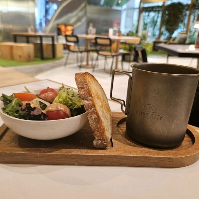 首家模仿豪華營地的室內主題餐廳