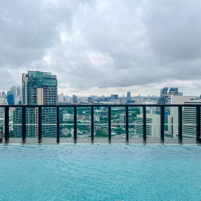 โรงแรมสวยย่านหลังสวน Urbana Langsuan Hotel