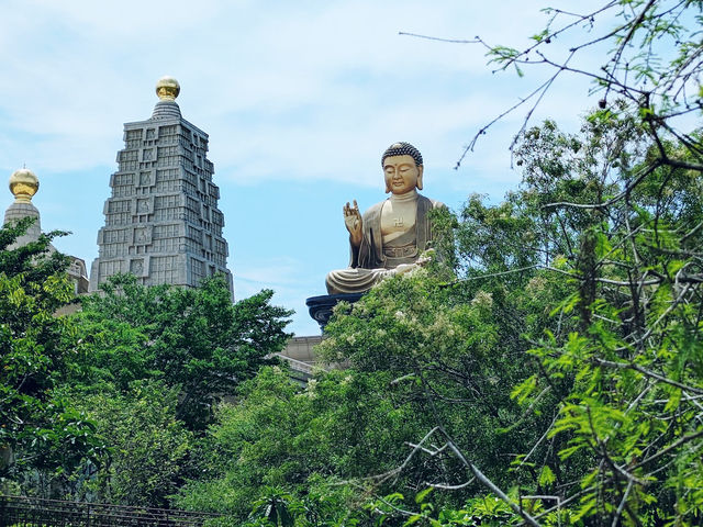【高雄景點】佛光山佛陀紀念館：亞洲最大最高的坐佛，適合靜思與放鬆