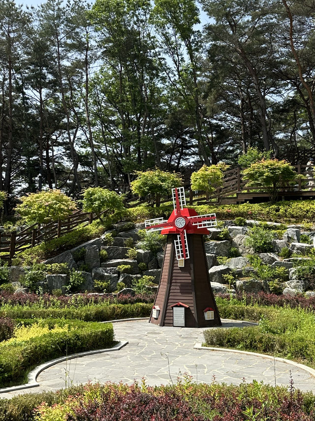 산자락에 아름다운 정원과 🌉 출렁다리에서 자연 풍경을 한눈에 보실수 있는 원주 봄여행지 추천