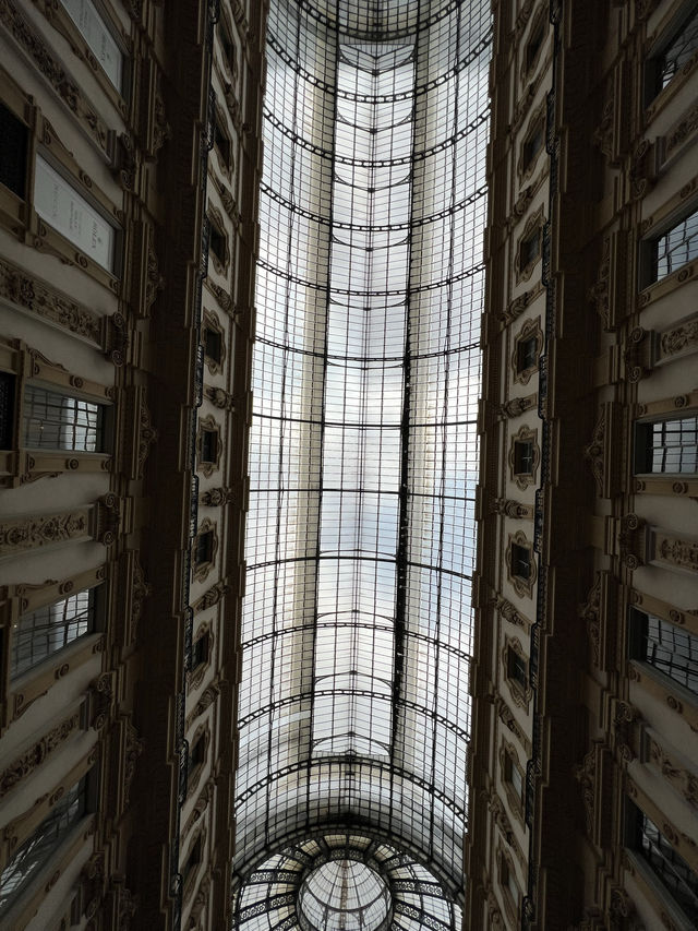 สุดยอดแหล่งแบรนด์เนม Galleria Vittorio Emanuele II