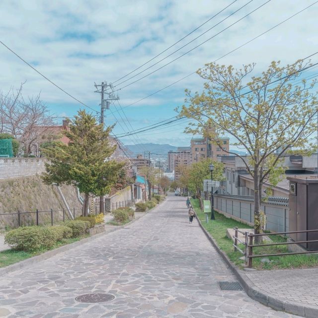 일본영화에 들어간듯한 분위기의 하치만자카