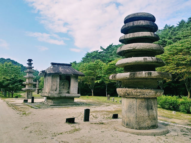 The Unjusa 운주사
