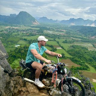 Nonchalant in Loas