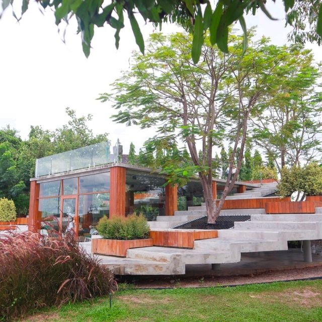 The Pomelo Cafe