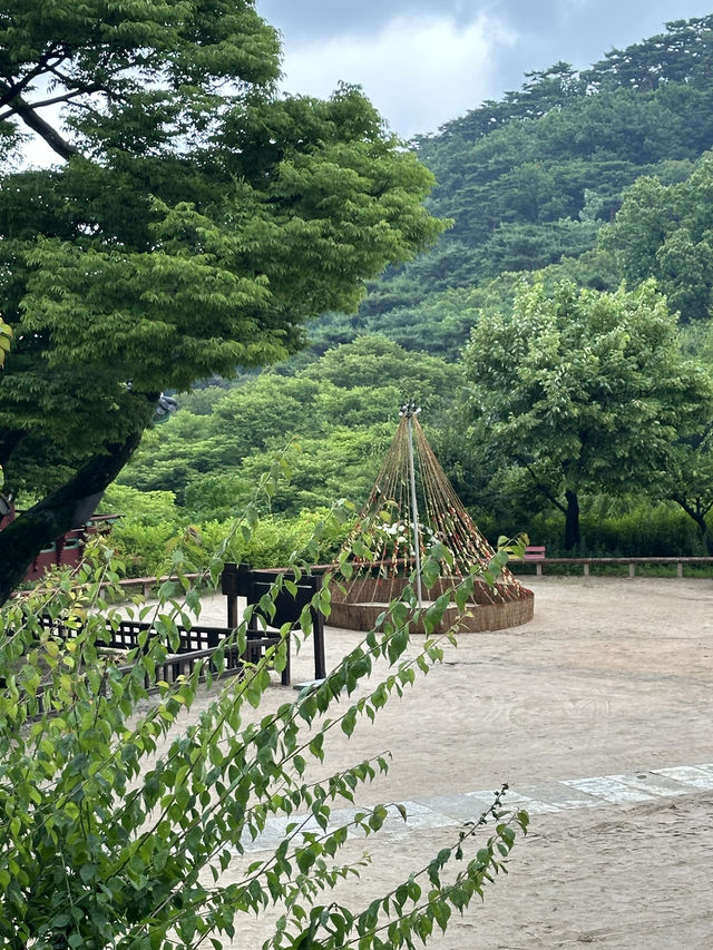 역사가 깊은 오래된 사찰에서 머무르는 🌞 여름철 시원한 산공기를 마실 수 있는 템플스테이