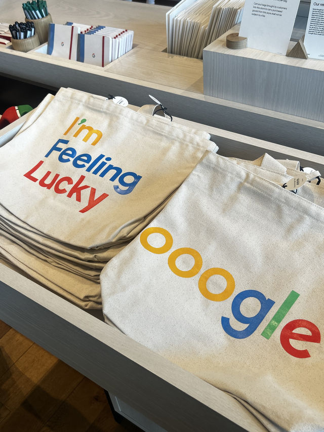 Trải nghiệm Google Store và Google Cafe