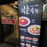 【韓国】大行列！人気すぎる生ユッケが食べれるお店！