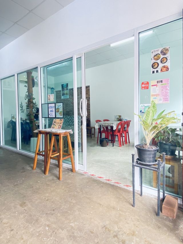 🫕ร้านข้าวซอยครัวคุณสุ เขยใต้-สะใภ้เหนือ🍜| ตราด