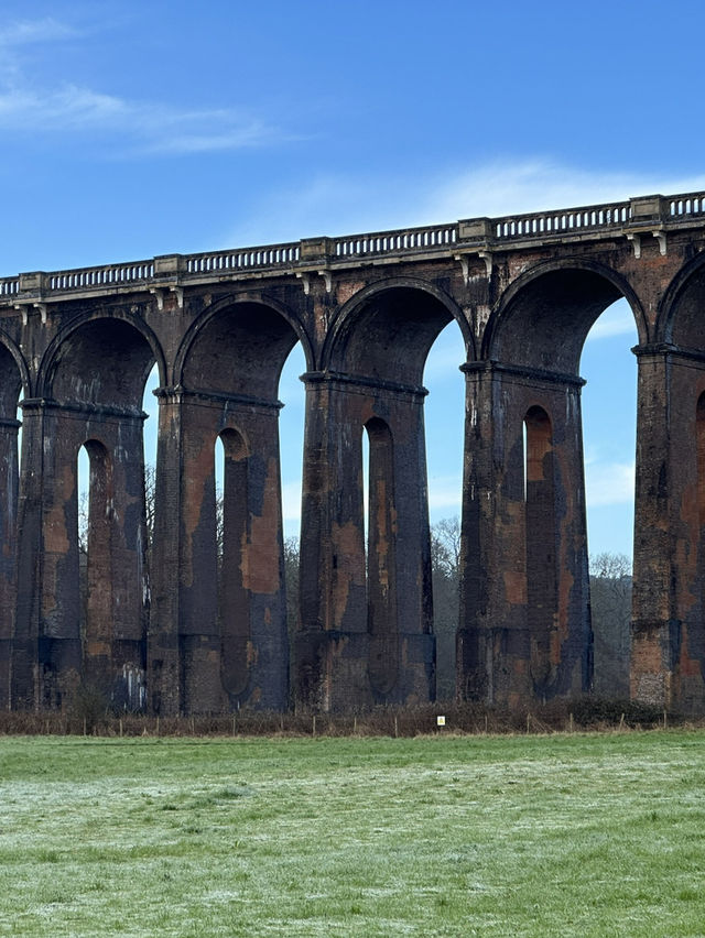 An “infinity” viaduct down South of London