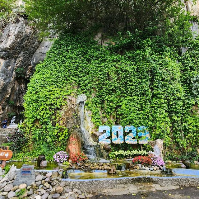 The Marble Mountains : ภูเขาหินอ่อน