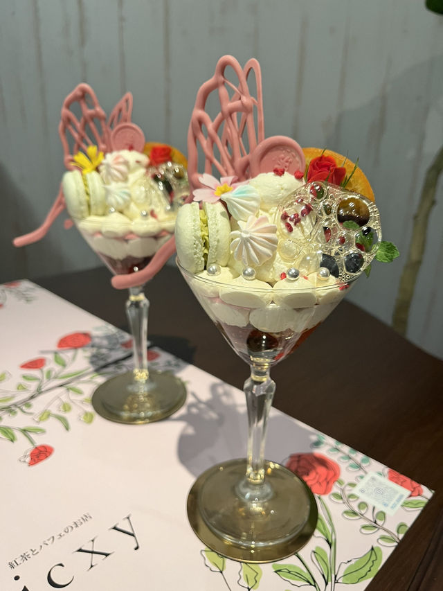【北九州カフェ】非日常の素敵空間で美しいパフェはいかが？✨