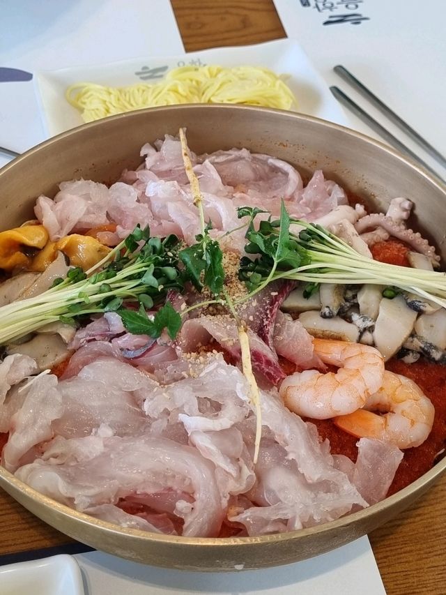 대형카페보다 더 멋있는 물회집이라니😳